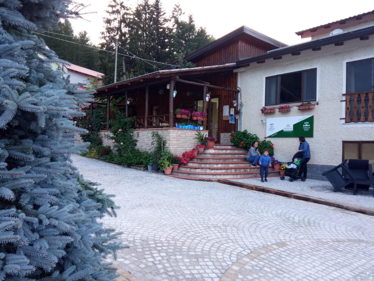 Guest House Caracas Lorica Buitenkant foto